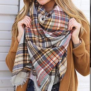 Urbanista Oversized Blanket Scarf